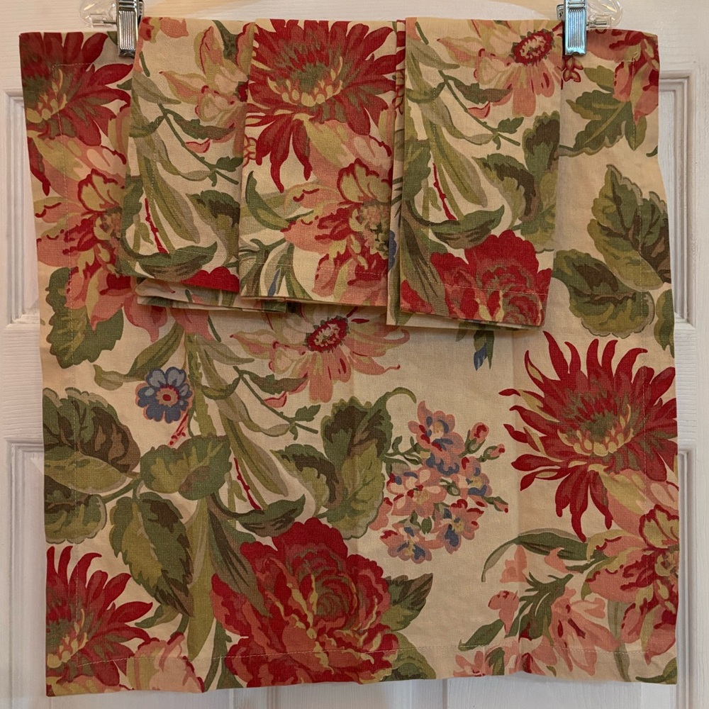 Pottery Barn One Set of 4 Floral Linen Blend Matching Napkins